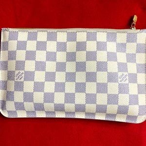 LOUIS VUITTON
Damier Azur Neverfull MM GM Pochette